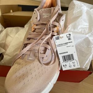*NEW* Reebok Women's 9.5 FloatZig Symmetros Shoes